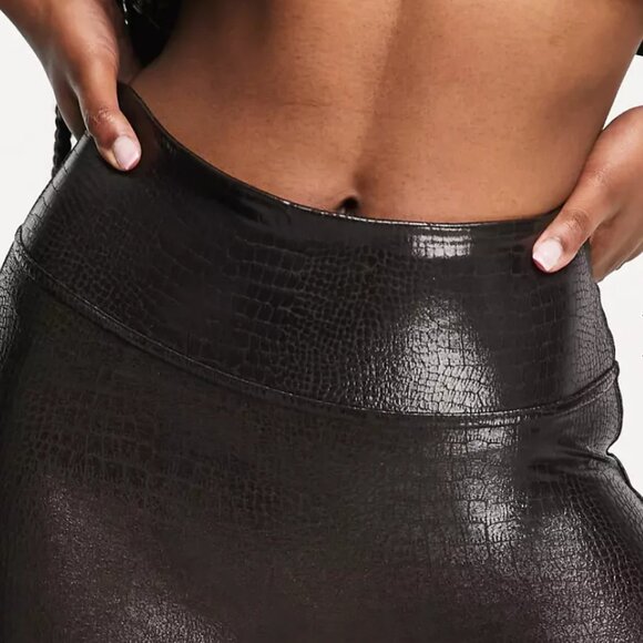 VGUC Spanx Faux Leather Croc Legging size Small - Picture 2 of 5